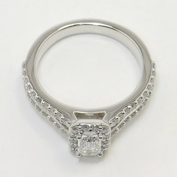 IGI - 0.50 CT Emerald Halo Lab Grown Diamond Ring - Picture 4 of 4